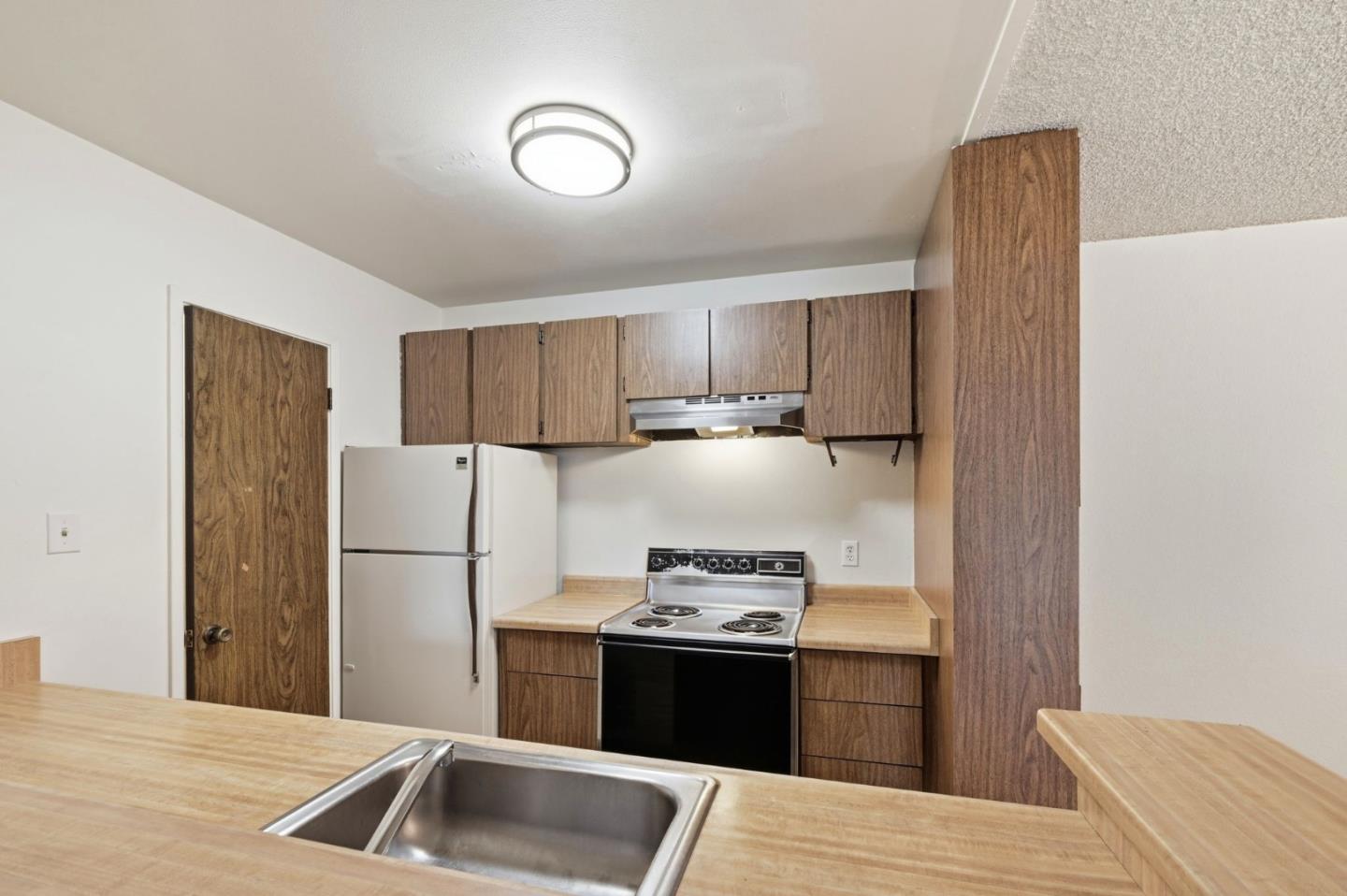 Detail Gallery Image 8 of 28 For 139 Piccadilly Pl #H,  San Bruno,  CA 94066 - 1 Beds | 1 Baths