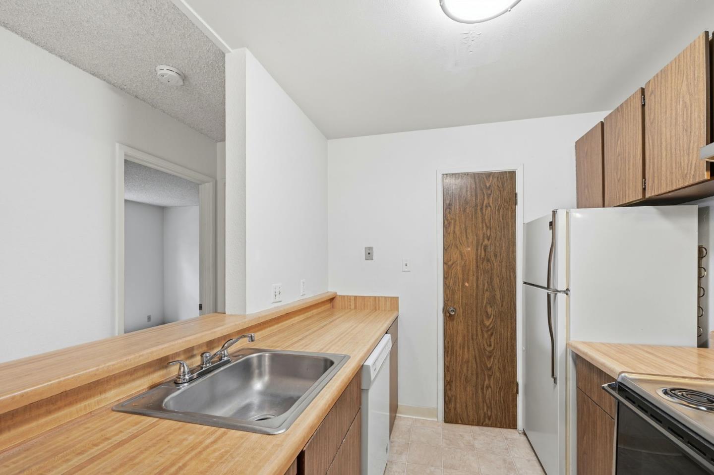 Detail Gallery Image 9 of 28 For 139 Piccadilly Pl #H,  San Bruno,  CA 94066 - 1 Beds | 1 Baths