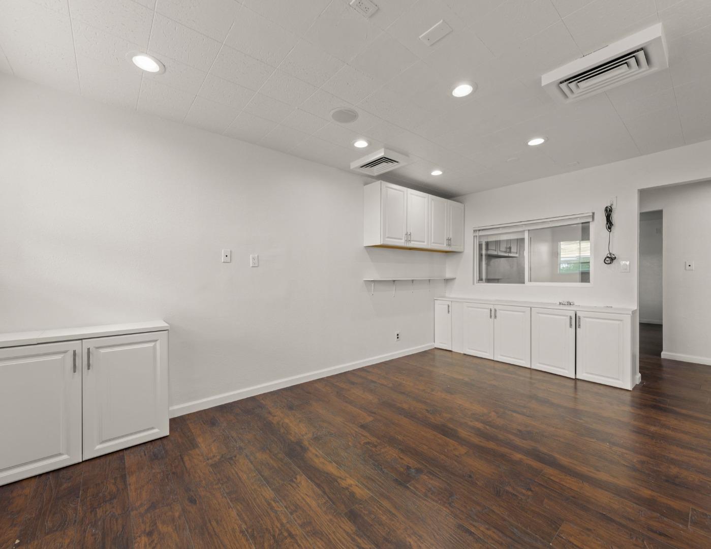 Detail Gallery Image 7 of 19 For 556 N 1st St, San Jose,  CA 95112 - – Beds | – Baths