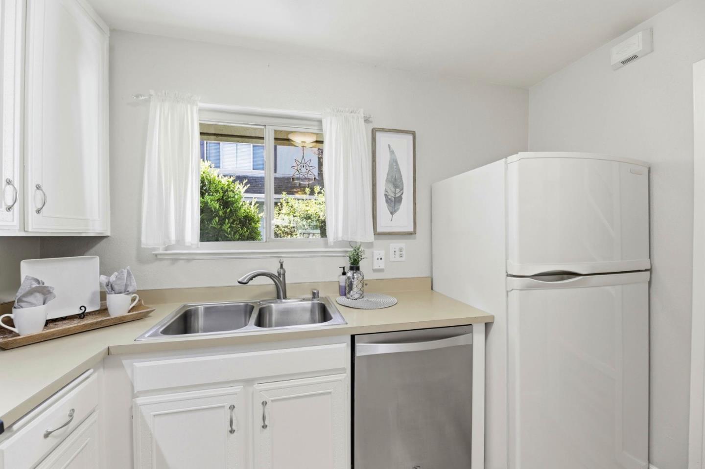 Detail Gallery Image 5 of 40 For 1103 Weepinggate Ln, San Jose,  CA 95136 - 2 Beds | 1/1 Baths