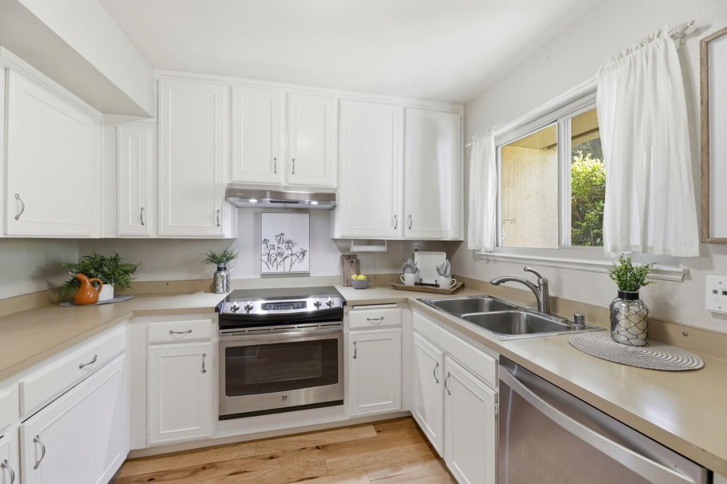 Detail Gallery Image 6 of 40 For 1103 Weepinggate Ln, San Jose,  CA 95136 - 2 Beds | 1/1 Baths