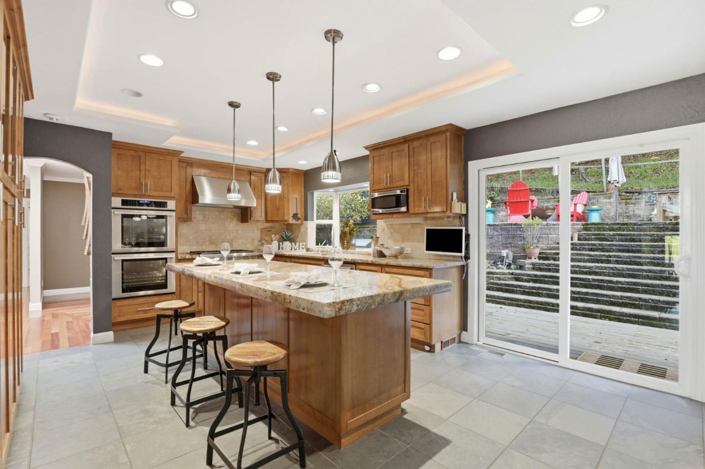 Detail Gallery Image 14 of 88 For 17285 Copper Hill Dr, Morgan Hill,  CA 95037 - 5 Beds | 4 Baths