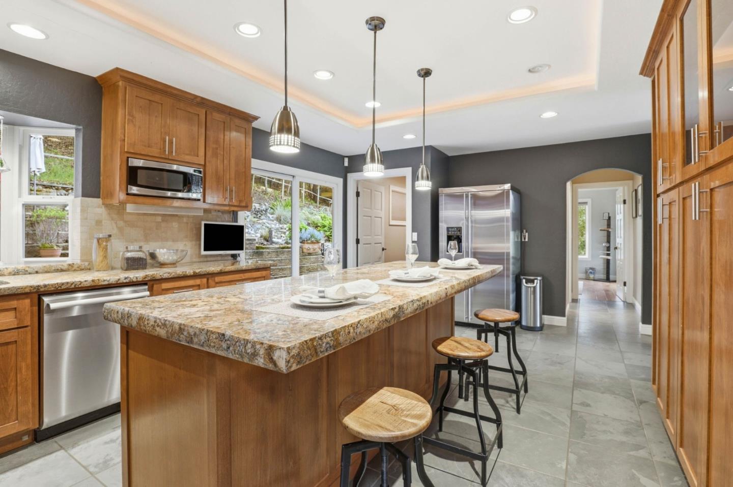 Detail Gallery Image 15 of 88 For 17285 Copper Hill Dr, Morgan Hill,  CA 95037 - 5 Beds | 4 Baths