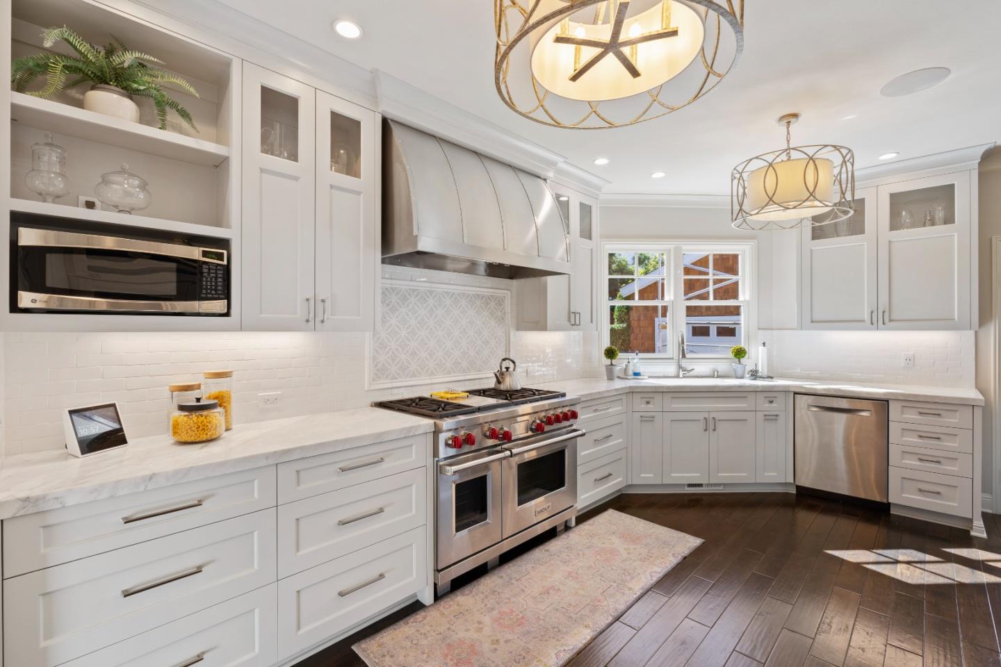 Detail Gallery Image 11 of 36 For 1484 Rosecrest Ter, San Jose,  CA 95126 - 4 Beds | 3 Baths