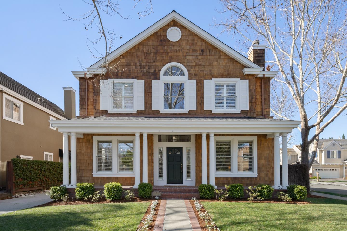 Detail Gallery Image 2 of 36 For 1484 Rosecrest Ter, San Jose,  CA 95126 - 4 Beds | 3 Baths