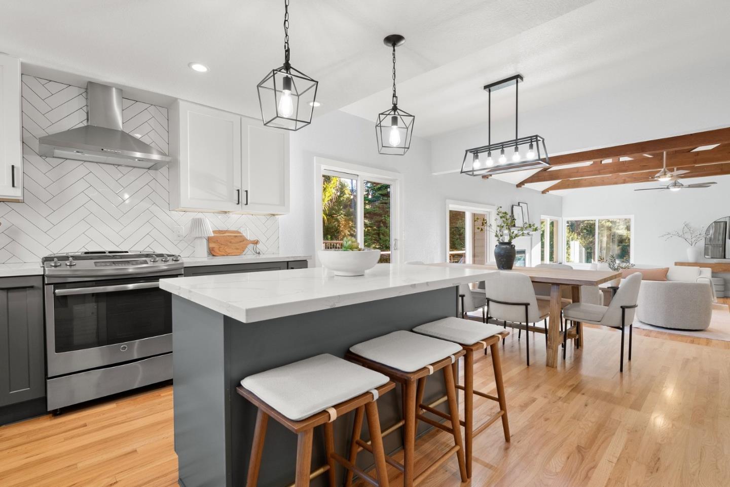 Detail Gallery Image 17 of 58 For 105 Dunsmuir Ct, Aptos,  CA 95003 - 4 Beds | 3 Baths