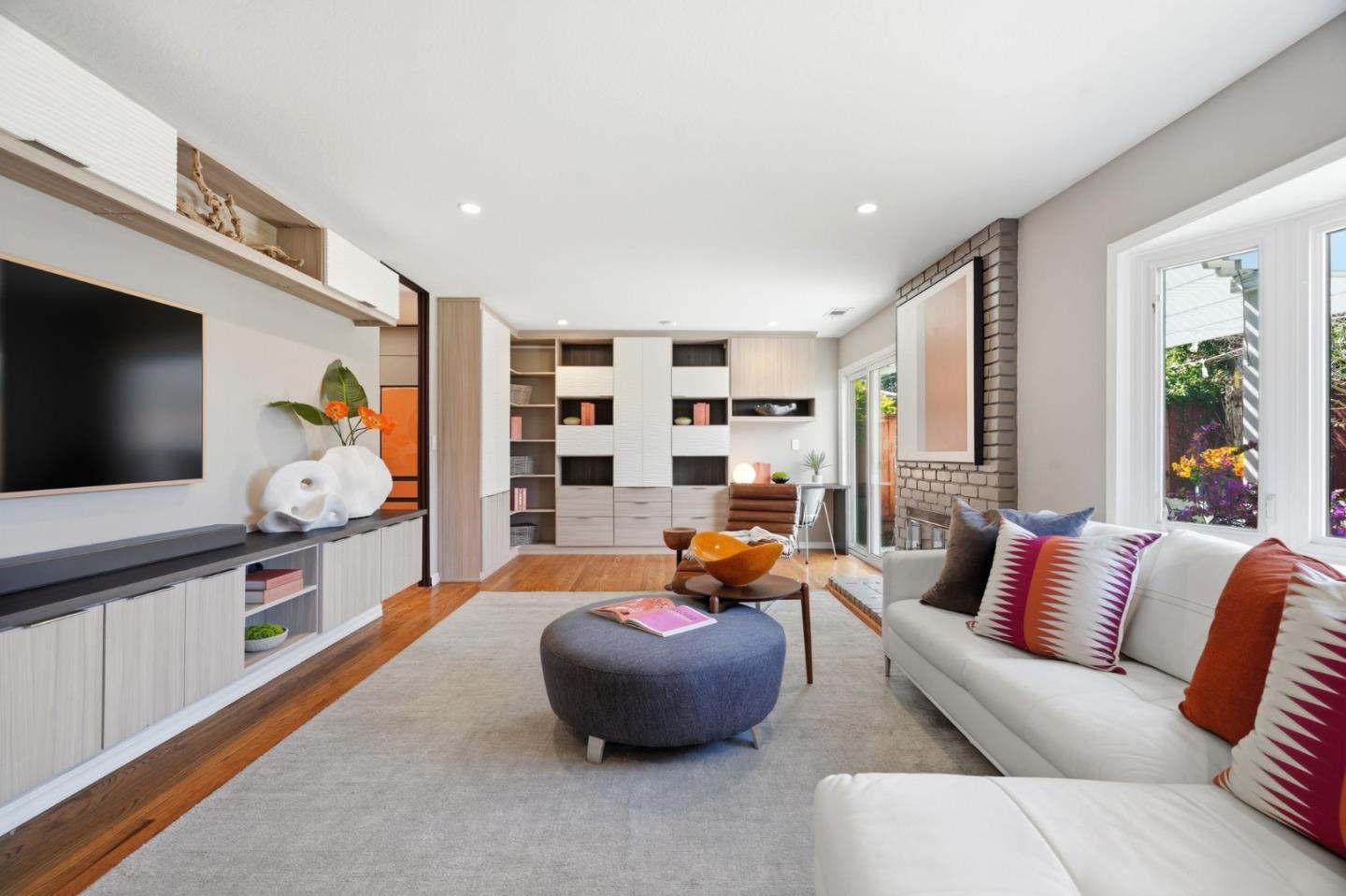 Detail Gallery Image 4 of 33 For 1441 Firebird Way, Sunnyvale,  CA 94087 - 3 Beds | 2 Baths