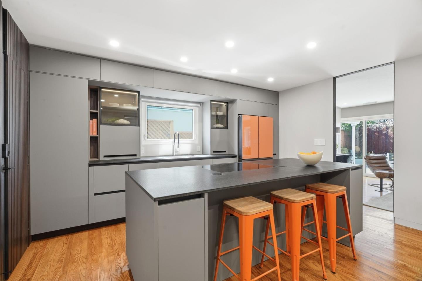 Detail Gallery Image 6 of 33 For 1441 Firebird Way, Sunnyvale,  CA 94087 - 3 Beds | 2 Baths