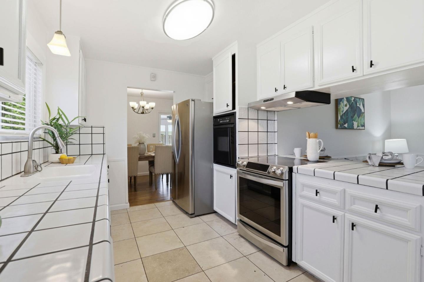 Detail Gallery Image 5 of 37 For 15340 La Alameda Dr, Morgan Hill,  CA 95037 - 3 Beds | 2 Baths