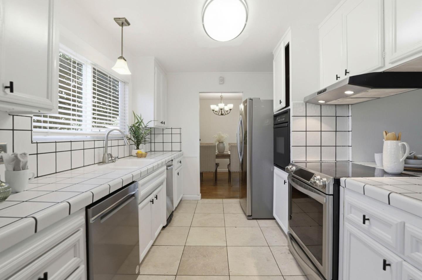 Detail Gallery Image 6 of 37 For 15340 La Alameda Dr, Morgan Hill,  CA 95037 - 3 Beds | 2 Baths