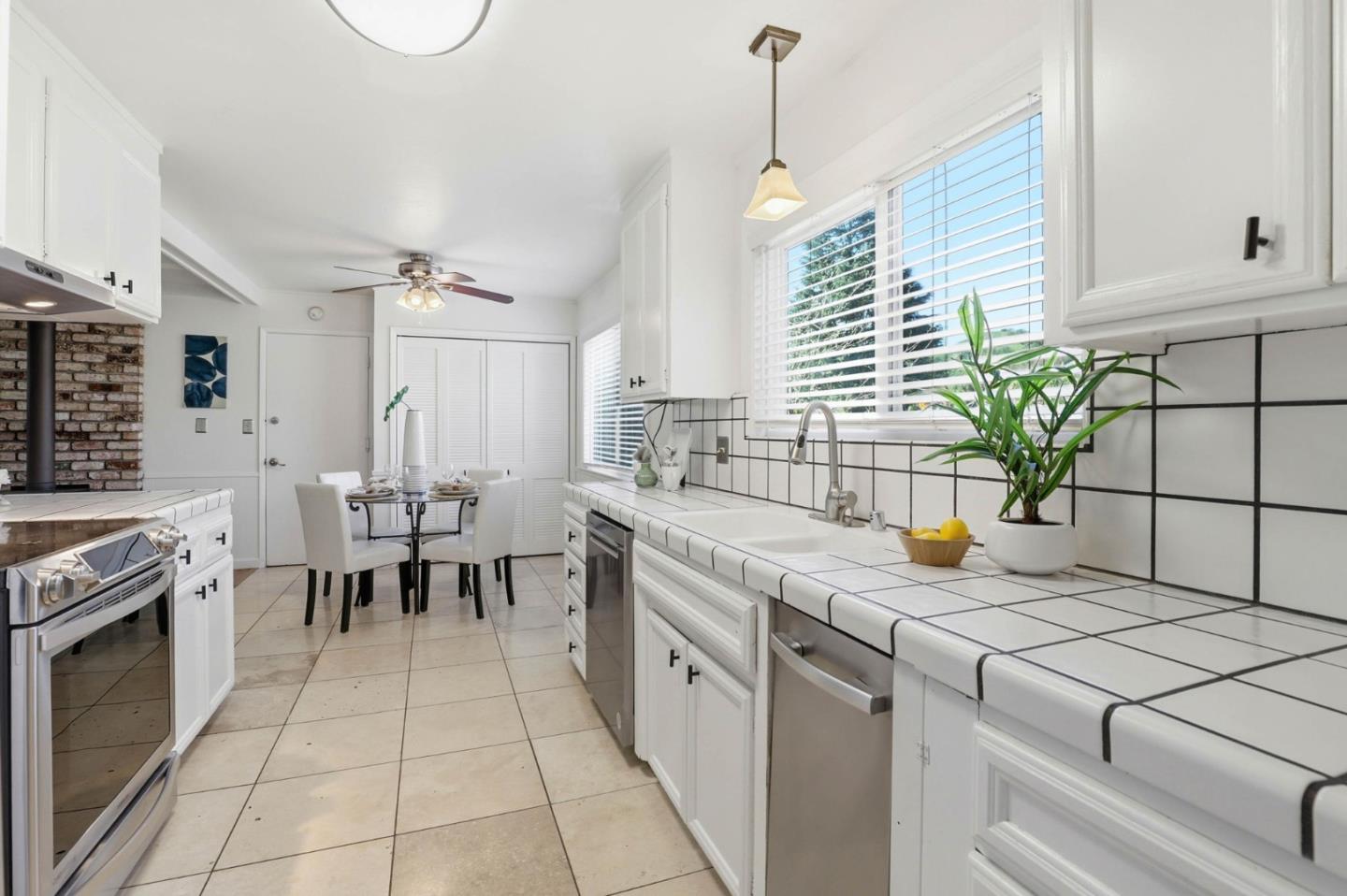 Detail Gallery Image 7 of 37 For 15340 La Alameda Dr, Morgan Hill,  CA 95037 - 3 Beds | 2 Baths