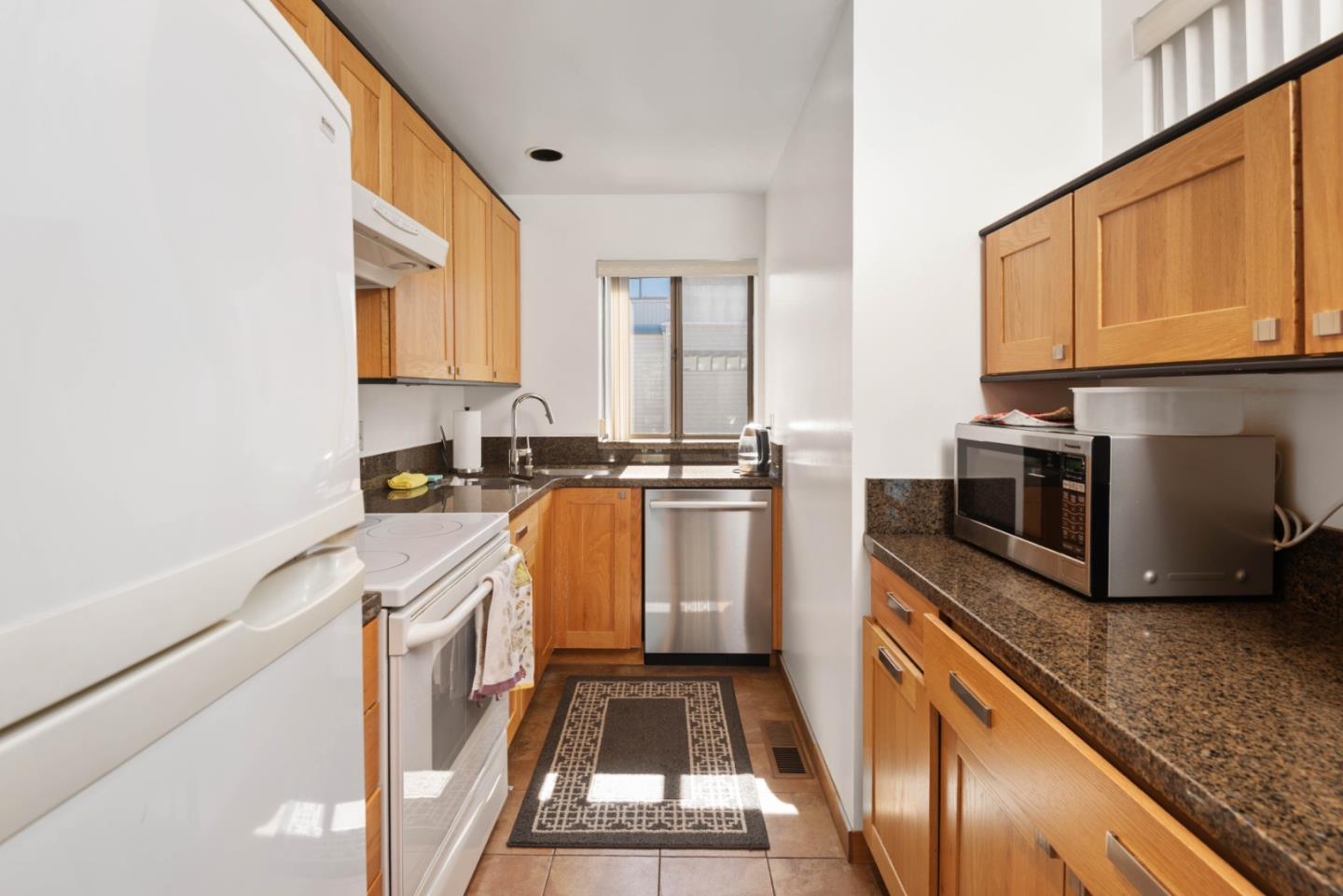 Detail Gallery Image 7 of 21 For 1545 Hidden Terrace Ct, Santa Cruz,  CA 95062 - 2 Beds | 2 Baths