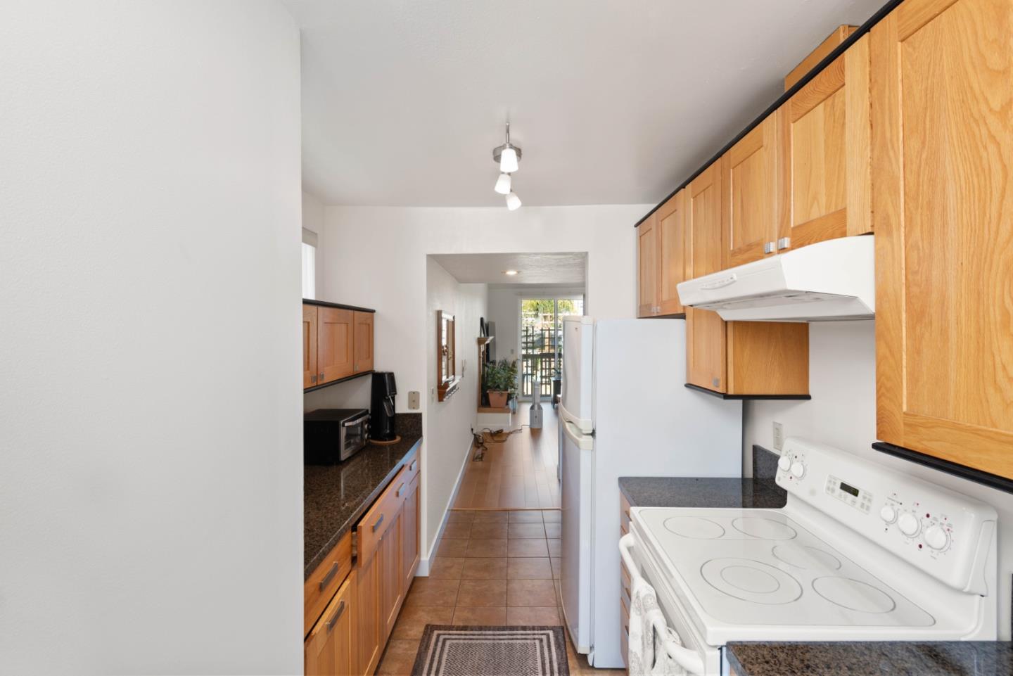 Detail Gallery Image 9 of 21 For 1545 Hidden Terrace Ct, Santa Cruz,  CA 95062 - 2 Beds | 2 Baths