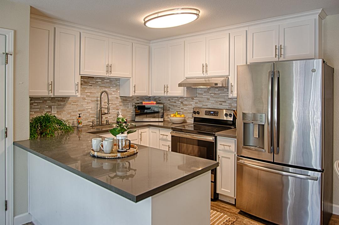 Detail Gallery Image 10 of 34 For 755 14th Ave #308,  Santa Cruz,  CA 95062 - 2 Beds | 1 Baths