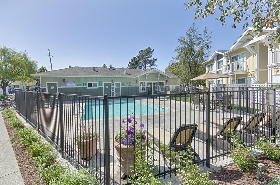 Detail Gallery Image 18 of 34 For 755 14th Ave #308,  Santa Cruz,  CA 95062 - 2 Beds | 1 Baths