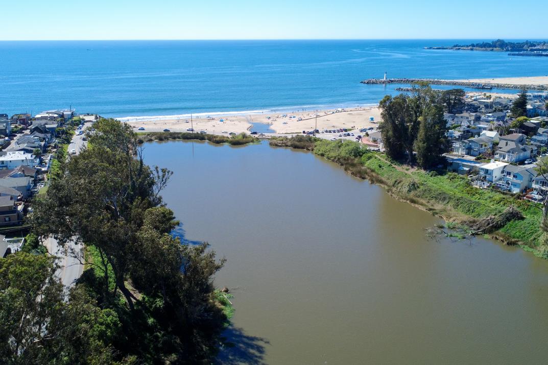 Detail Gallery Image 31 of 34 For 755 14th Ave #308,  Santa Cruz,  CA 95062 - 2 Beds | 1 Baths