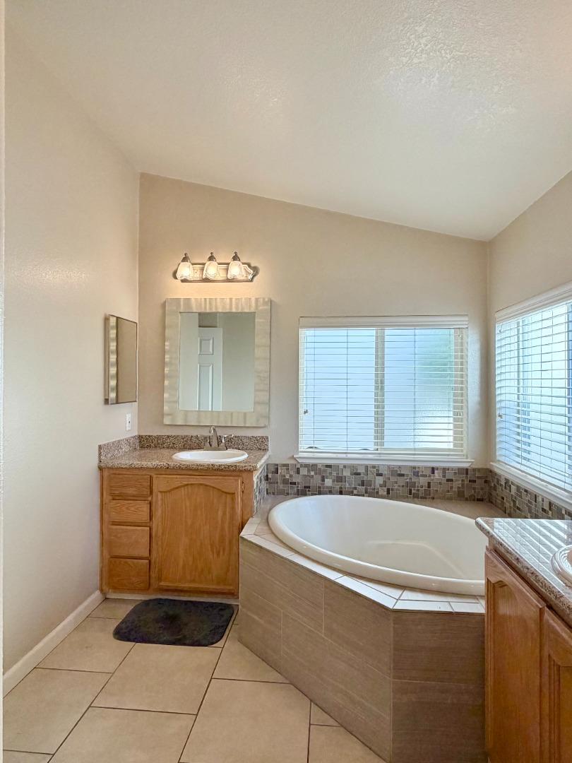 Detail Gallery Image 16 of 21 For 120 Dixon Landing Rd #147,  Milpitas,  CA 95035 - 3 Beds | 2 Baths