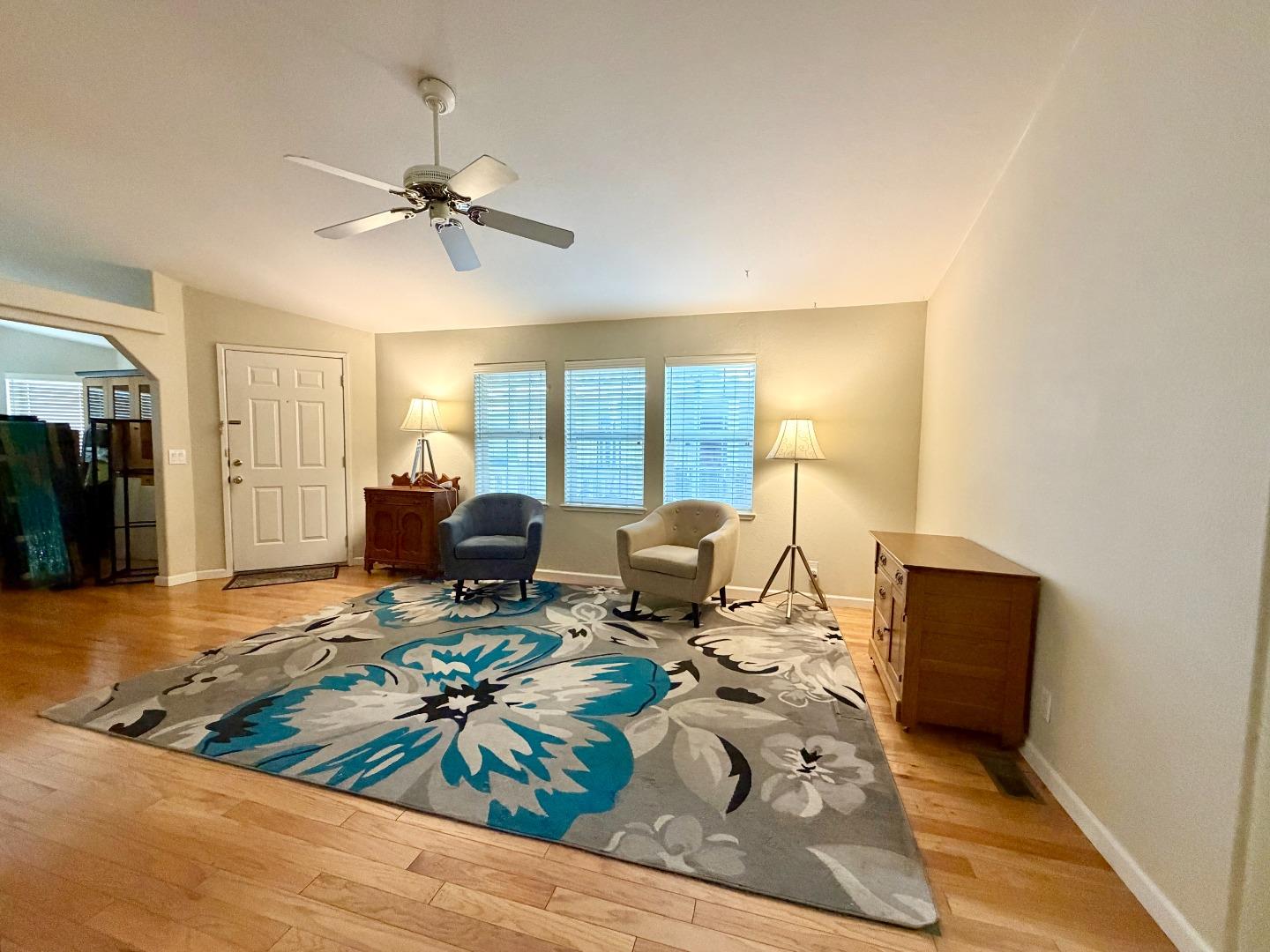 Detail Gallery Image 5 of 21 For 120 Dixon Landing Rd #147,  Milpitas,  CA 95035 - 3 Beds | 2 Baths