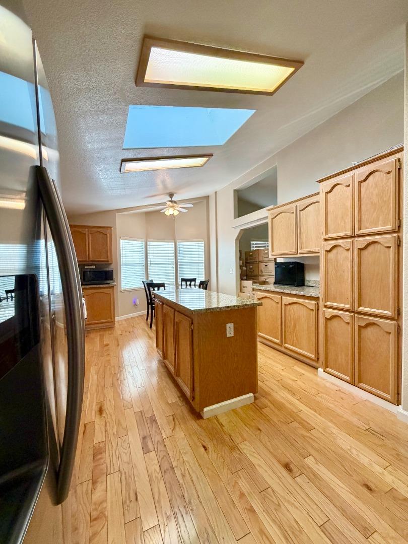 Detail Gallery Image 6 of 21 For 120 Dixon Landing Rd #147,  Milpitas,  CA 95035 - 3 Beds | 2 Baths