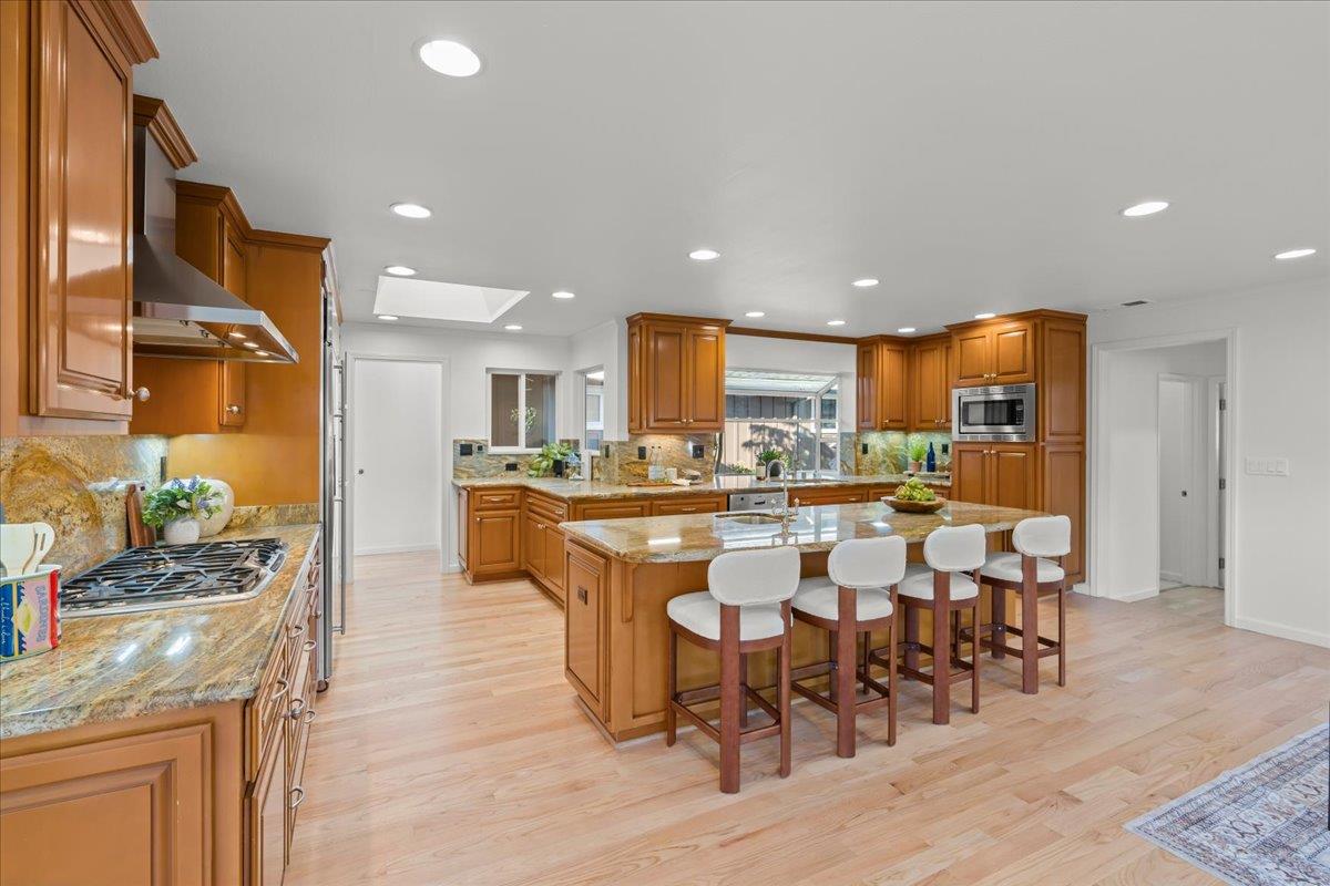 Detail Gallery Image 19 of 62 For 12095 Brookglen Dr, Saratoga,  CA 95070 - 4 Beds | 2/1 Baths