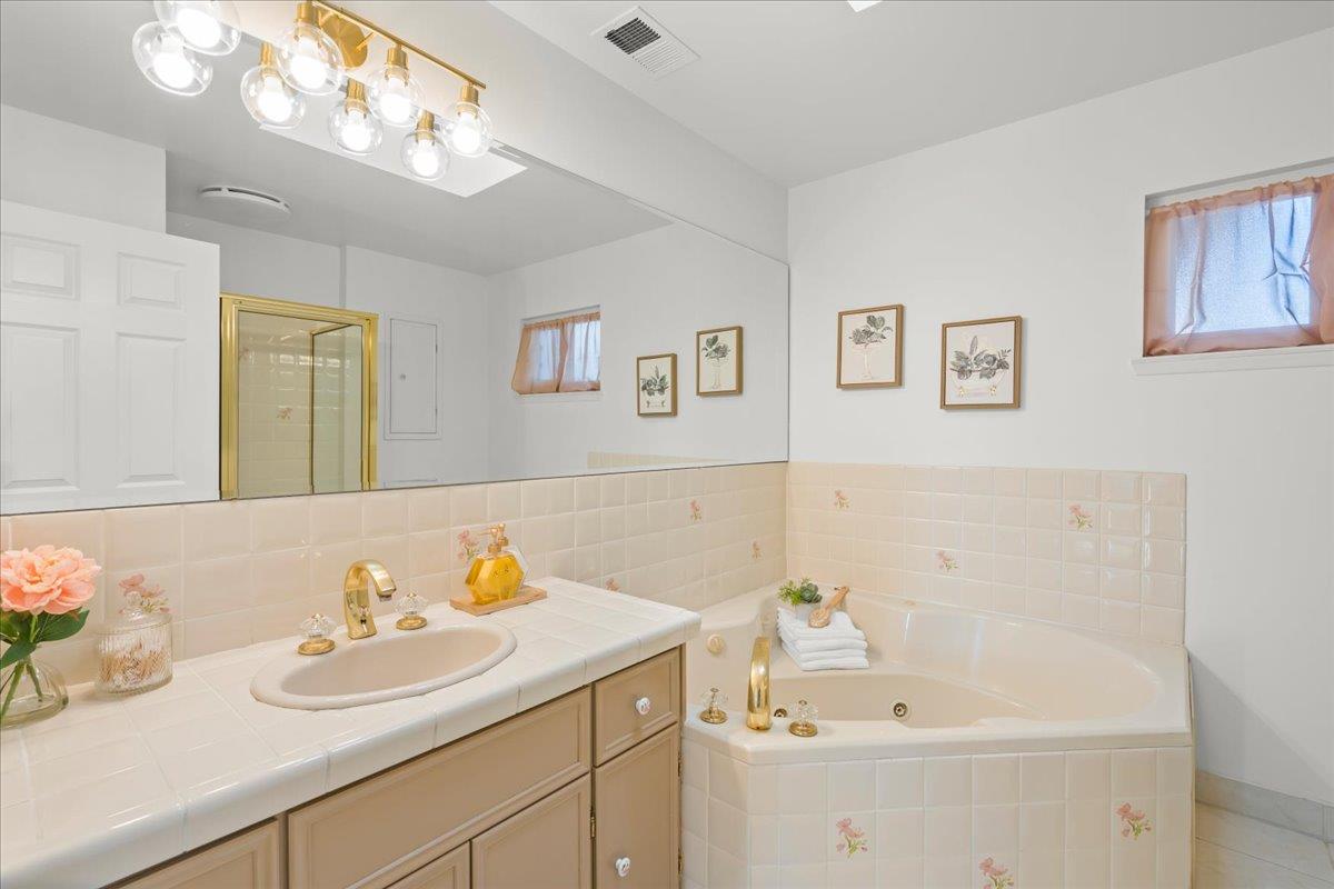 Detail Gallery Image 36 of 62 For 12095 Brookglen Dr, Saratoga,  CA 95070 - 4 Beds | 2/1 Baths