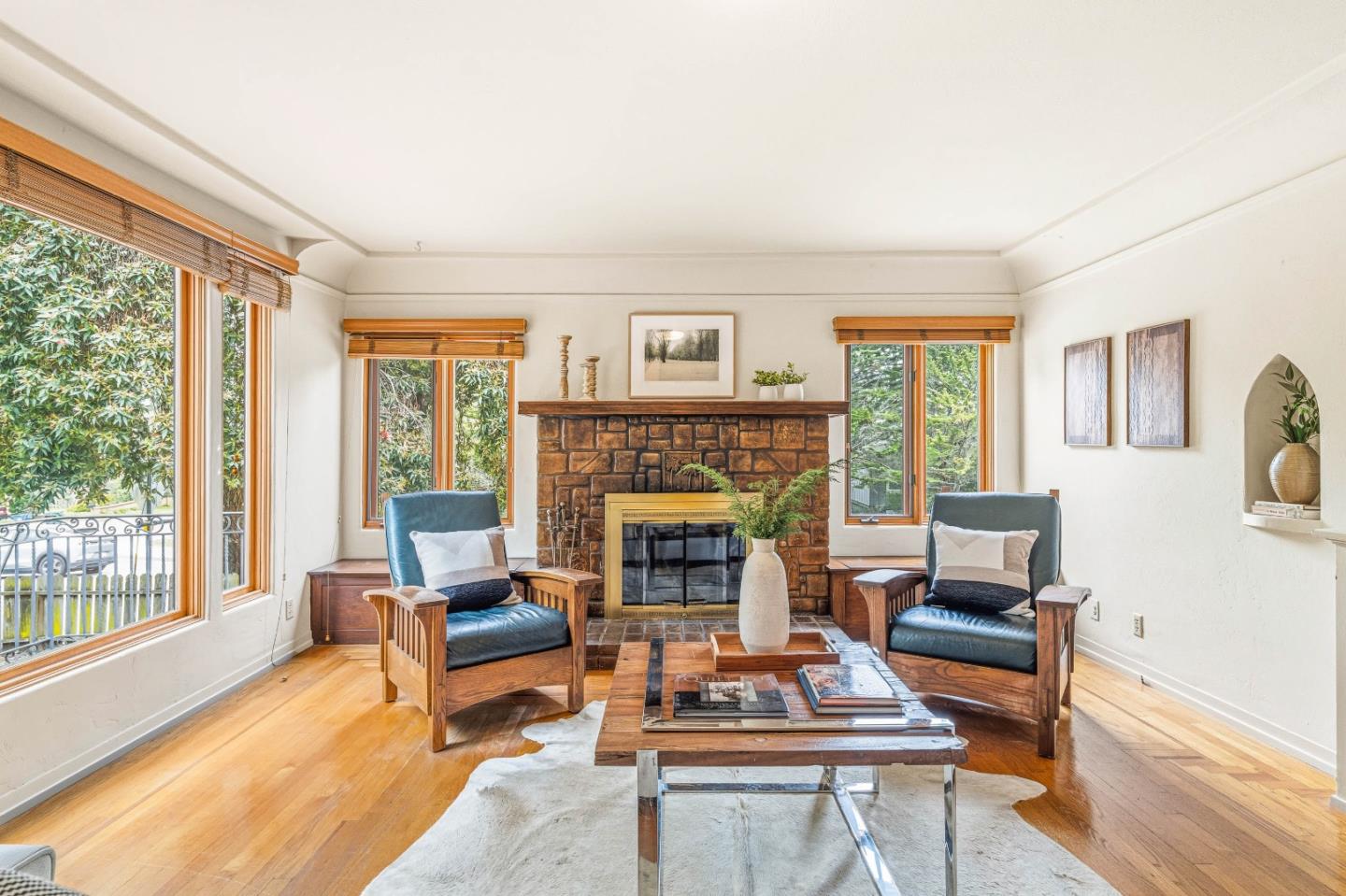 Detail Gallery Image 13 of 41 For 990 Sinex Ave, Pacific Grove,  CA 93950 - 4 Beds | 2/1 Baths