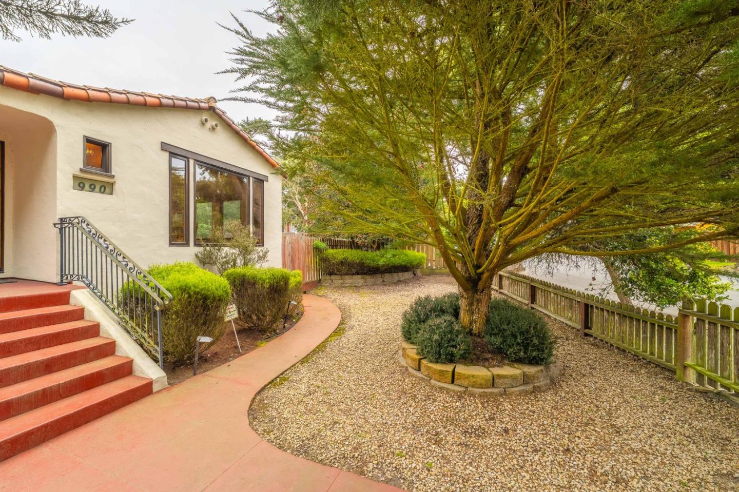 Detail Gallery Image 2 of 12 For 990 Sinex Ave, Pacific Grove,  CA 93950 - 4 Beds | 2/1 Baths