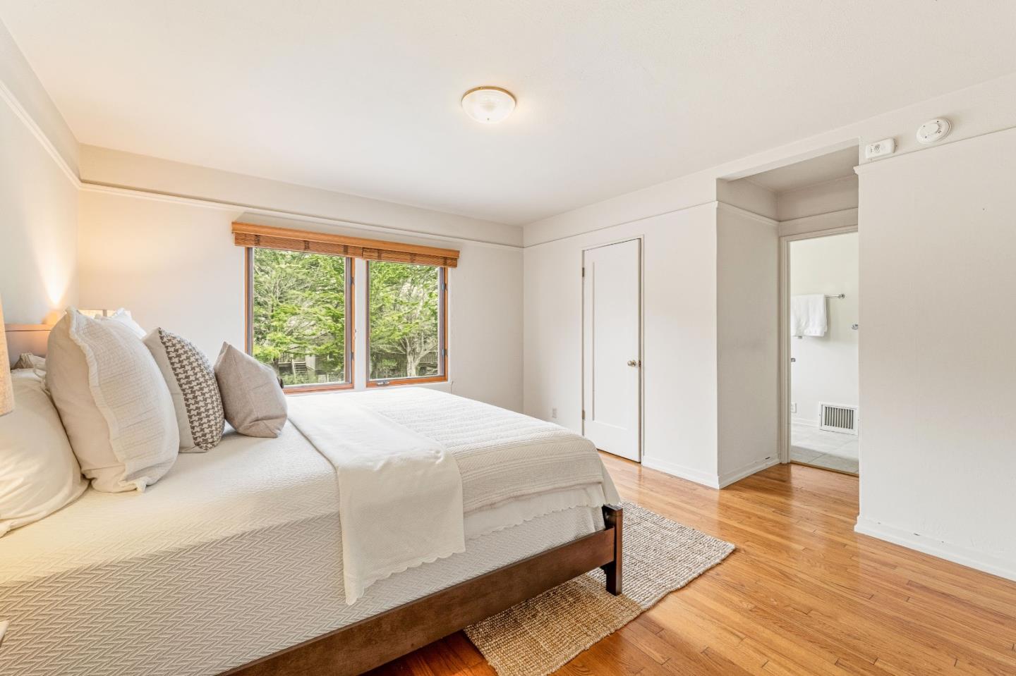 Detail Gallery Image 22 of 41 For 990 Sinex Ave, Pacific Grove,  CA 93950 - 4 Beds | 2/1 Baths