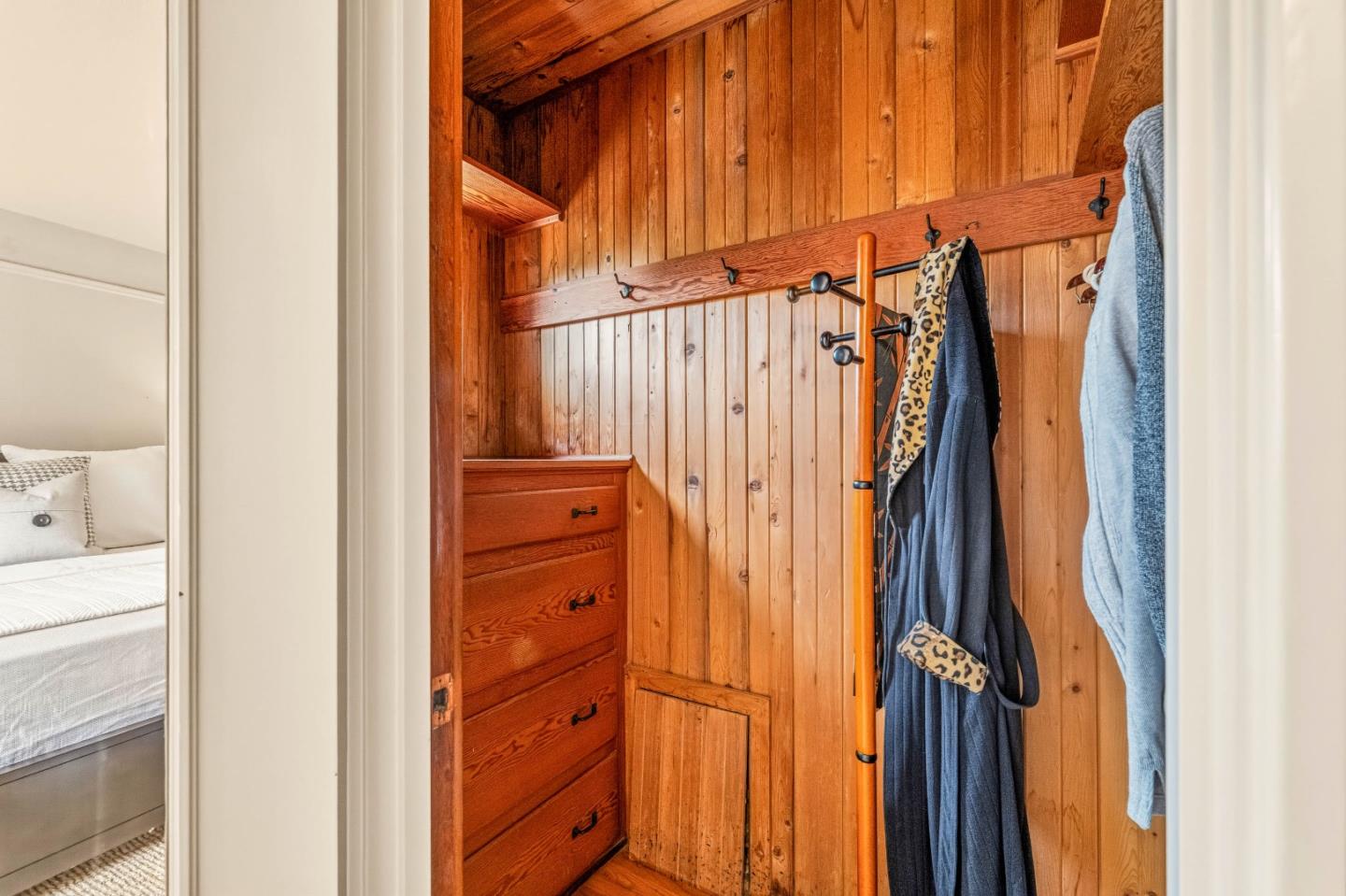 Detail Gallery Image 25 of 41 For 990 Sinex Ave, Pacific Grove,  CA 93950 - 4 Beds | 2/1 Baths