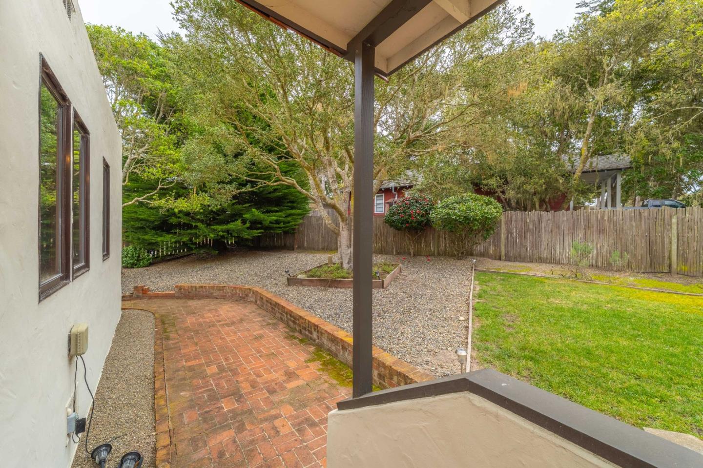 Detail Gallery Image 4 of 12 For 990 Sinex Ave, Pacific Grove,  CA 93950 - 4 Beds | 2/1 Baths