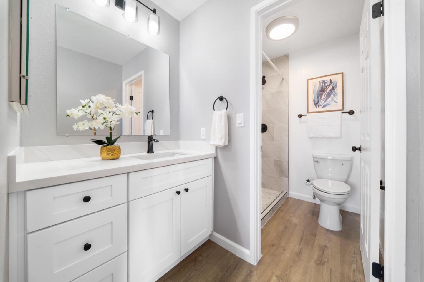 Detail Gallery Image 11 of 15 For 21117 Gary Dr #119,  Castro Valley,  CA 94546 - 2 Beds | 2 Baths