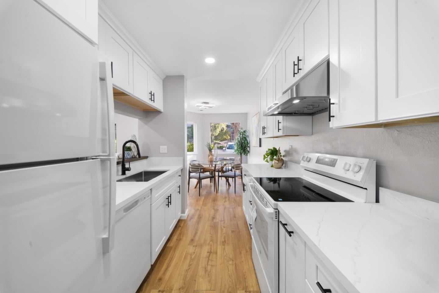 Detail Gallery Image 3 of 15 For 21117 Gary Dr #119,  Castro Valley,  CA 94546 - 2 Beds | 2 Baths