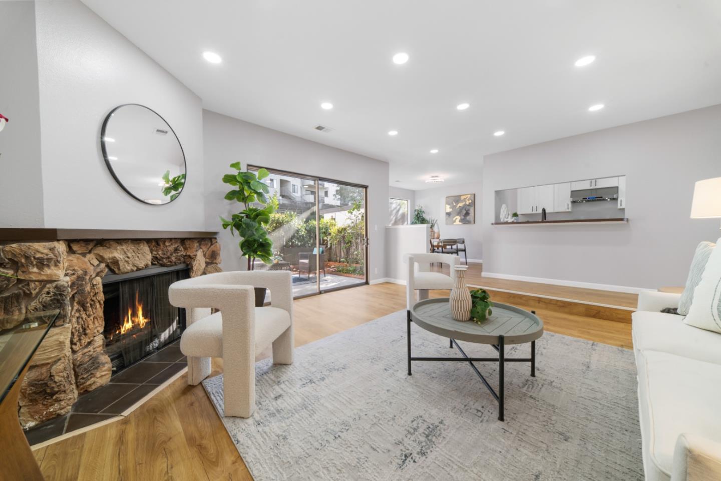 Detail Gallery Image 5 of 15 For 21117 Gary Dr #119,  Castro Valley,  CA 94546 - 2 Beds | 2 Baths