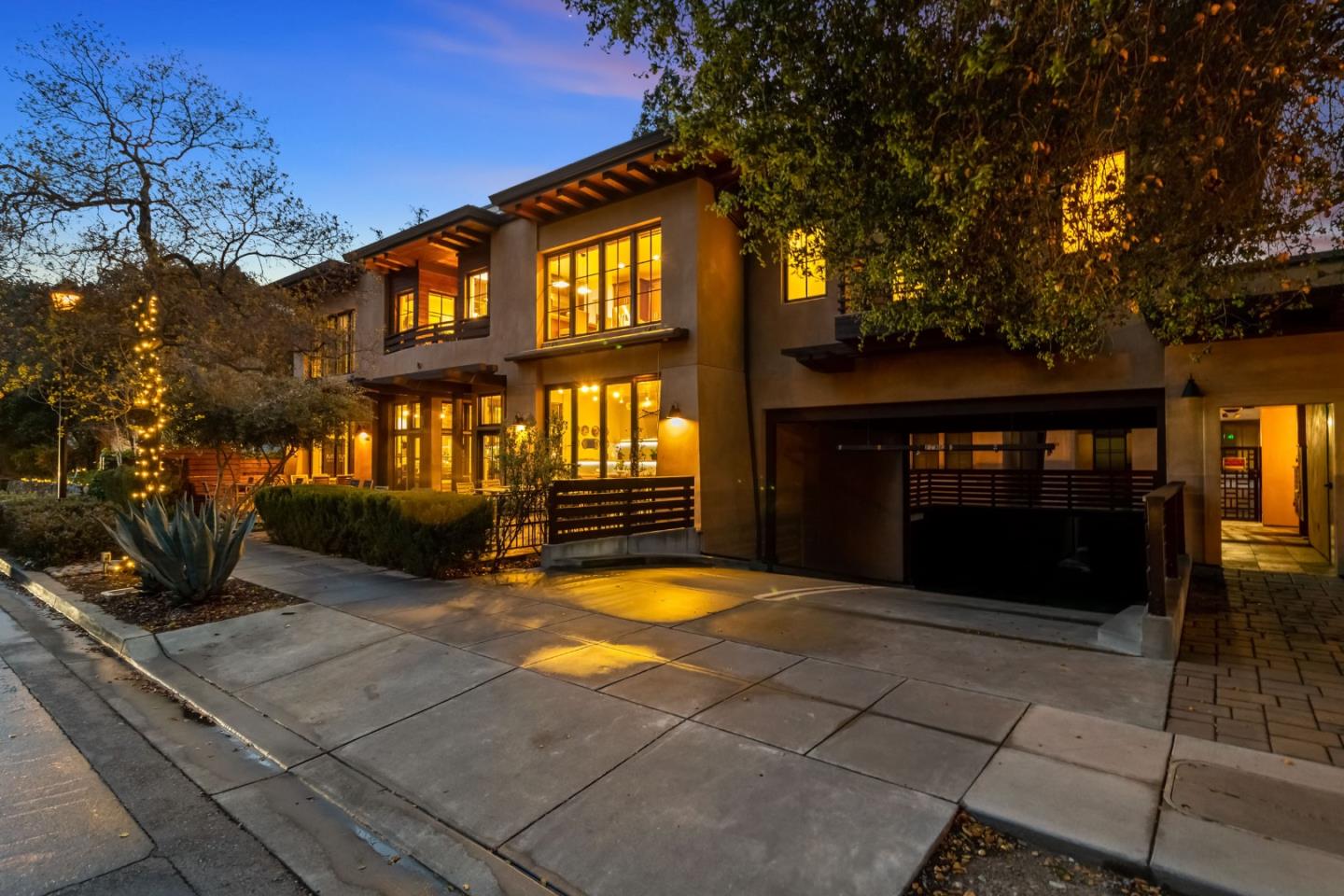 Detail Gallery Image 4 of 10 For 14663 Big Basin Way, Saratoga,  CA 95070 - – Beds | – Baths