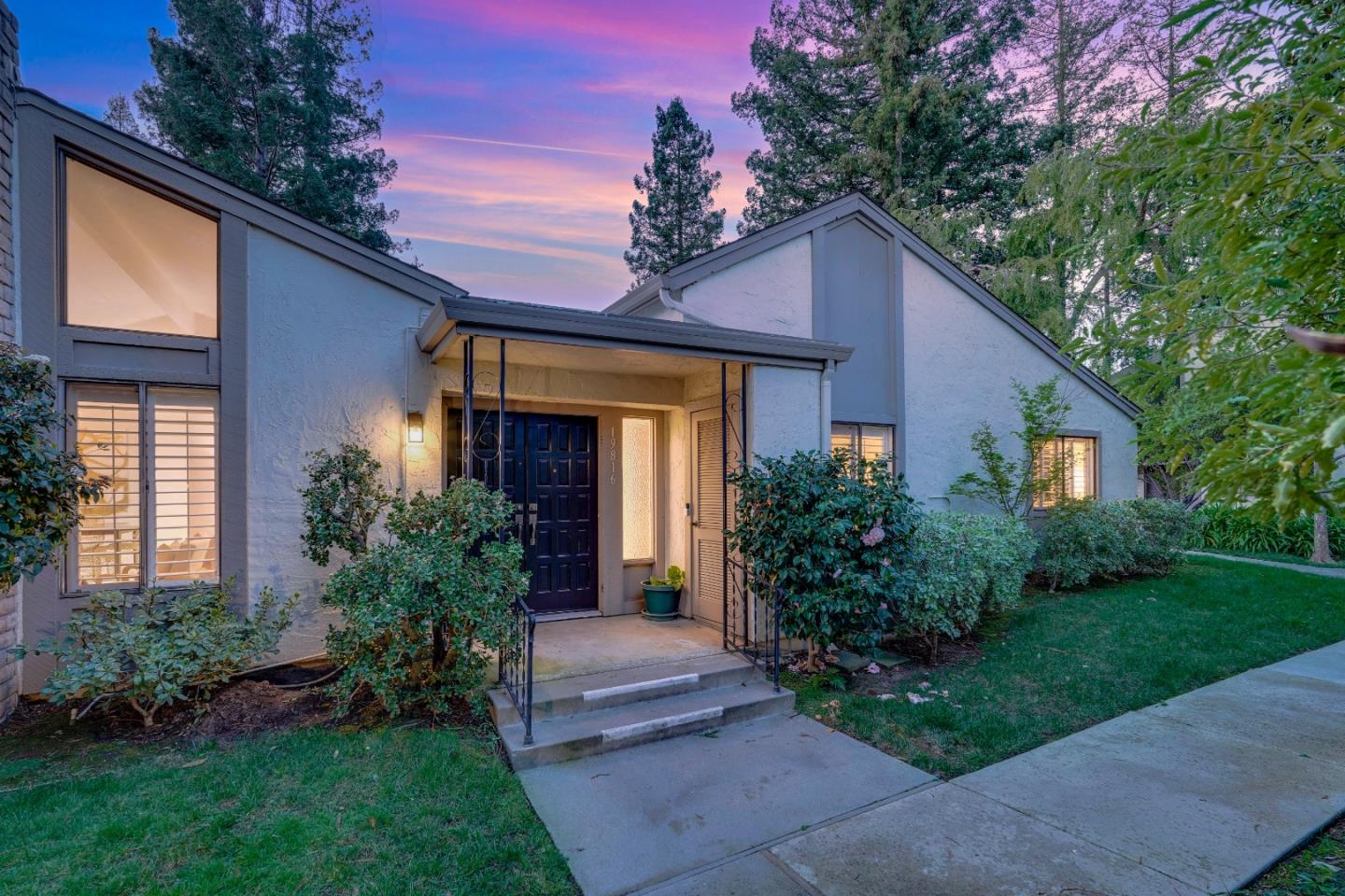 Detail Gallery Image 4 of 57 For 19816 Vineyard Ln, Saratoga,  CA 95070 - 3 Beds | 2 Baths