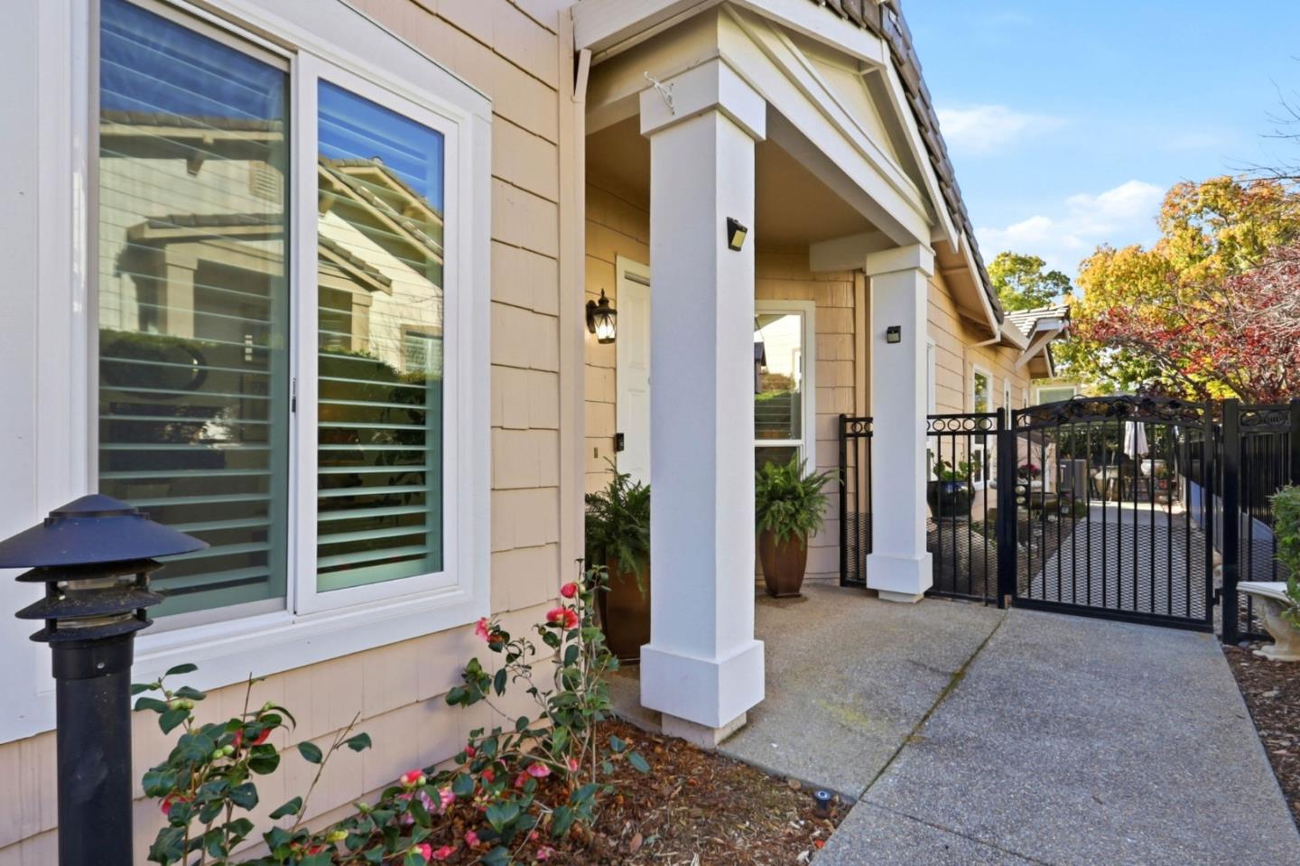 Front Image Thumbnail for ML82037922