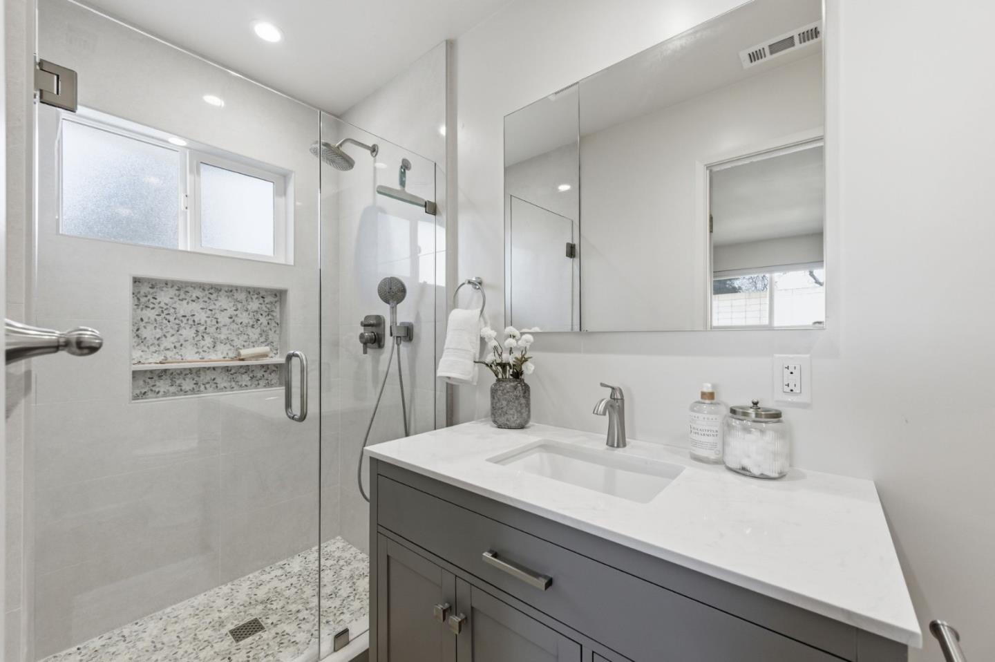 Detail Gallery Image 23 of 37 For 1932 Lotman Dr, Santa Cruz,  CA 95062 - 4 Beds | 2 Baths
