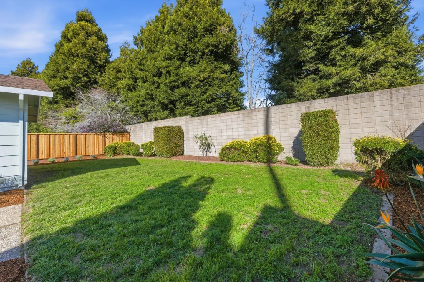 Detail Gallery Image 26 of 37 For 1932 Lotman Dr, Santa Cruz,  CA 95062 - 4 Beds | 2 Baths