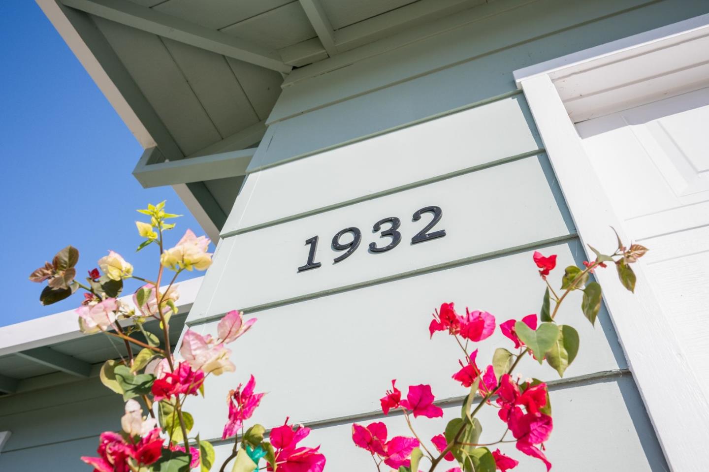 Detail Gallery Image 3 of 37 For 1932 Lotman Dr, Santa Cruz,  CA 95062 - 4 Beds | 2 Baths