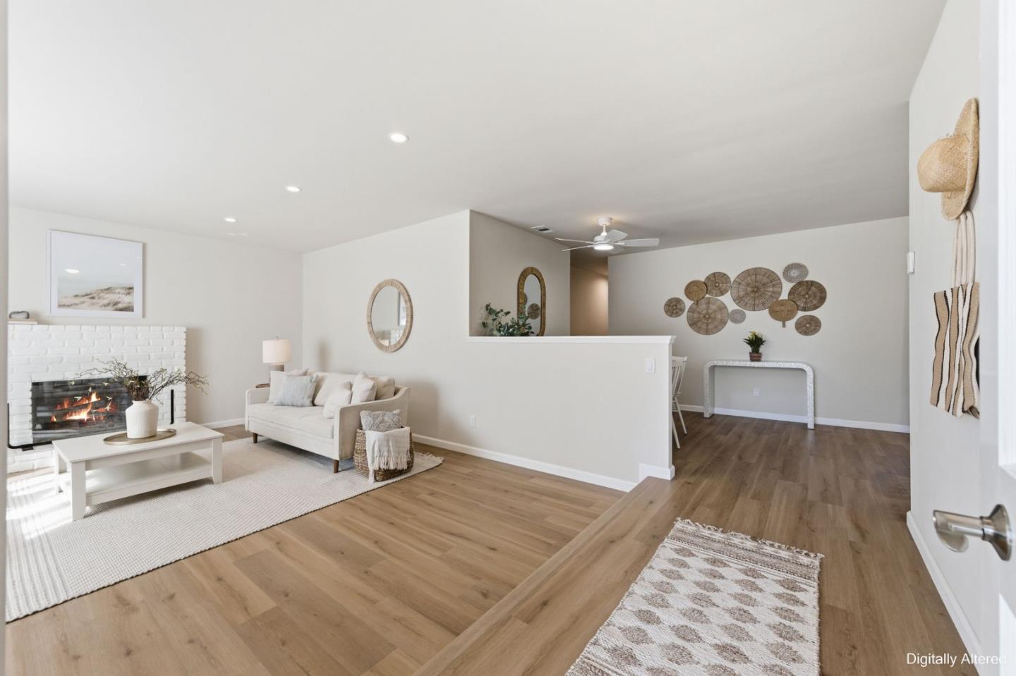 Detail Gallery Image 4 of 37 For 1932 Lotman Dr, Santa Cruz,  CA 95062 - 4 Beds | 2 Baths