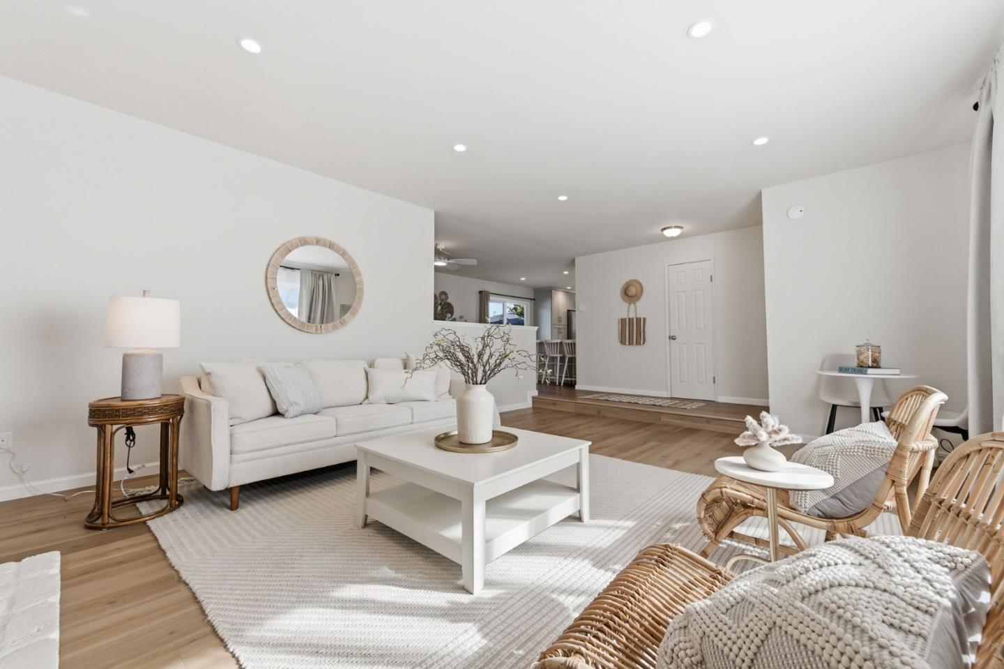 Detail Gallery Image 7 of 37 For 1932 Lotman Dr, Santa Cruz,  CA 95062 - 4 Beds | 2 Baths