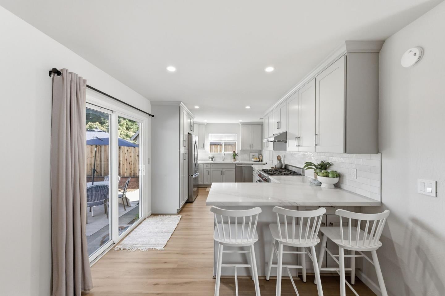 Detail Gallery Image 9 of 37 For 1932 Lotman Dr, Santa Cruz,  CA 95062 - 4 Beds | 2 Baths