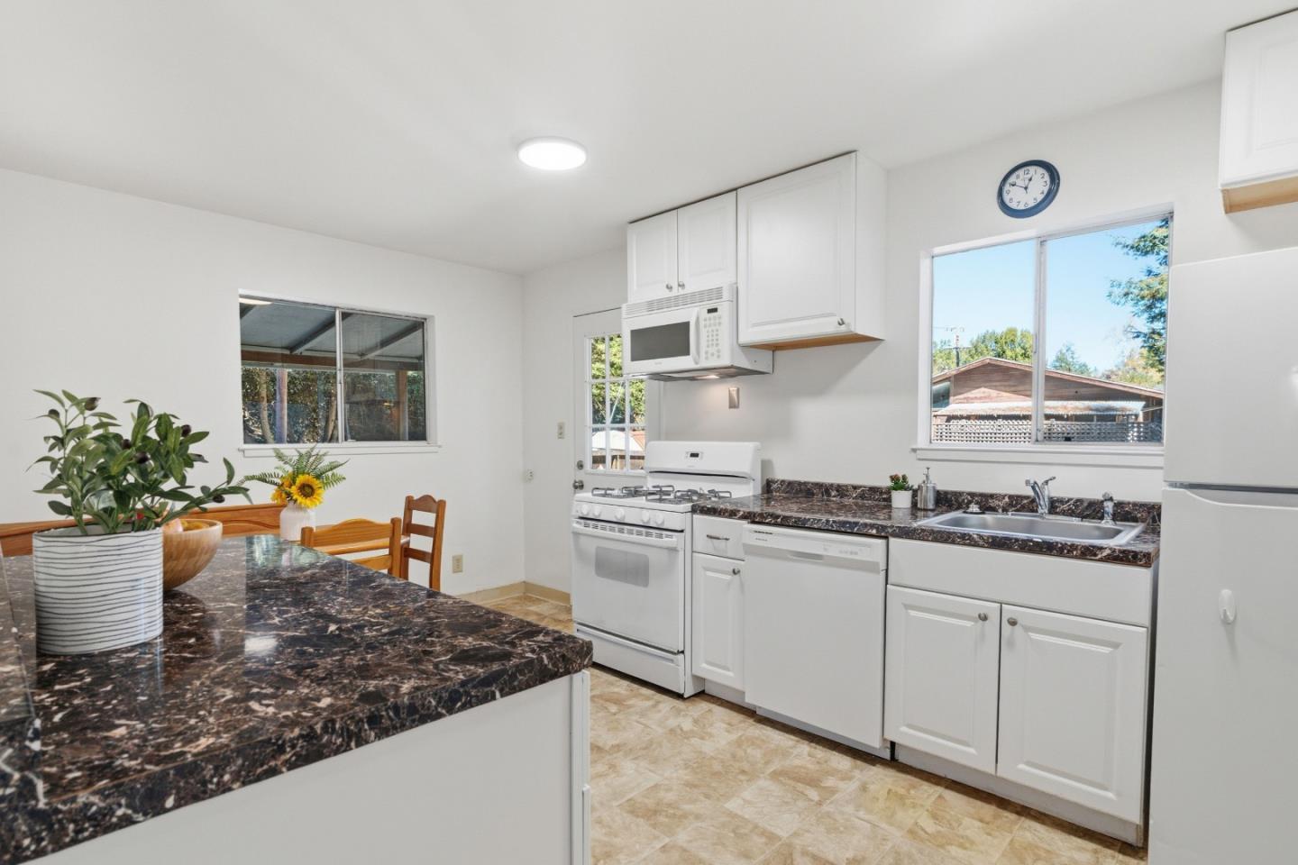 Detail Gallery Image 5 of 73 For 120 Madrona Way, Ben Lomond,  CA 95005 - 2 Beds | 2 Baths