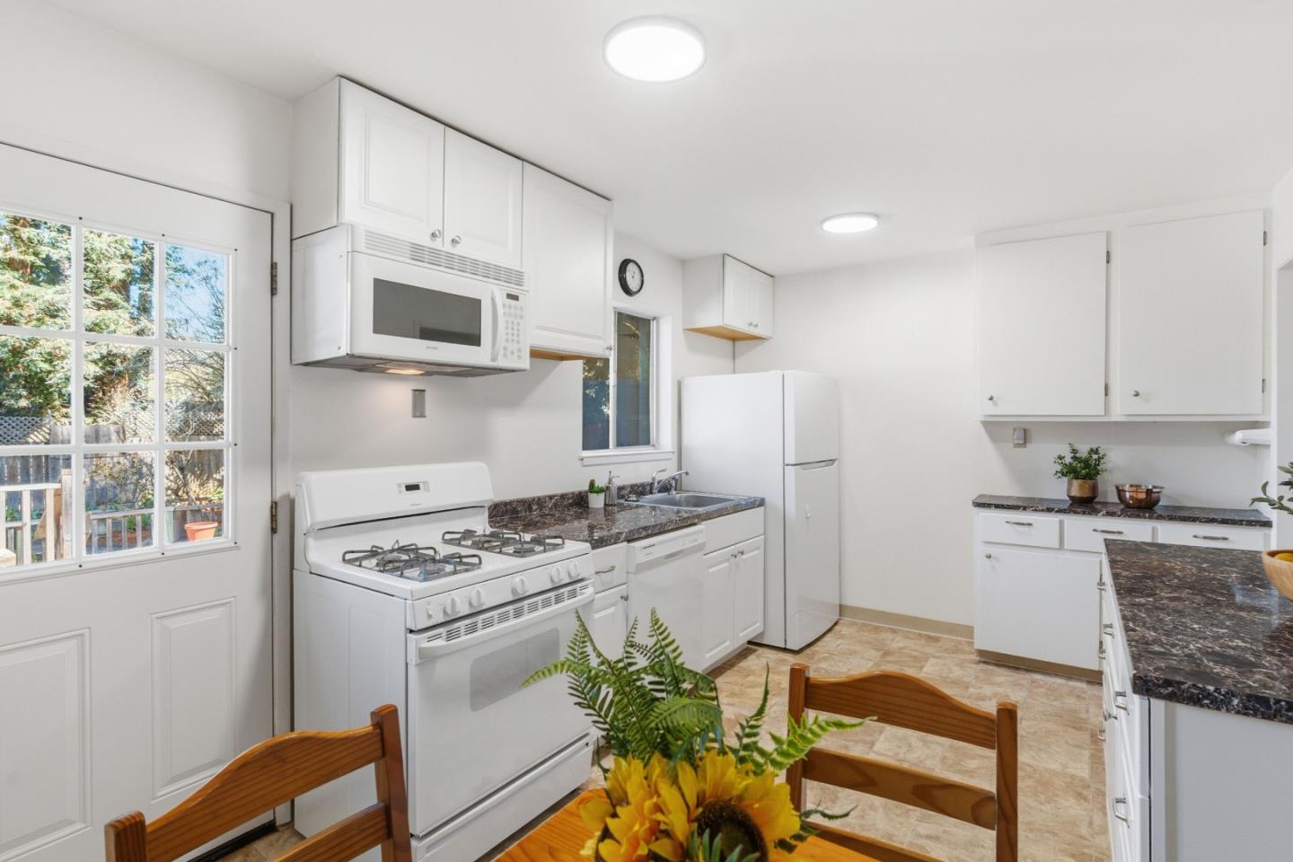 Detail Gallery Image 7 of 73 For 120 Madrona Way, Ben Lomond,  CA 95005 - 2 Beds | 2 Baths