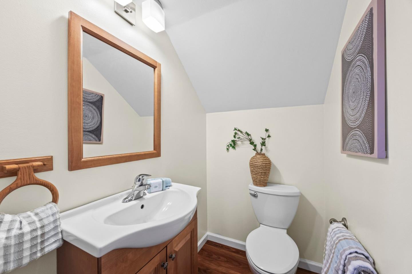 Detail Gallery Image 21 of 52 For 881 Terry St, Monterey,  CA 93940 - 3 Beds | 2/1 Baths
