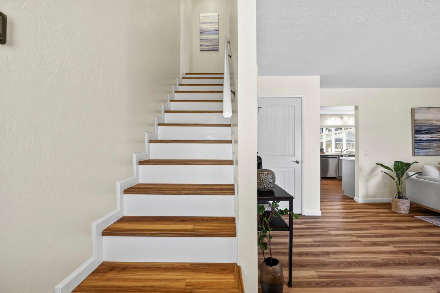 Detail Gallery Image 26 of 52 For 881 Terry St, Monterey,  CA 93940 - 3 Beds | 2/1 Baths