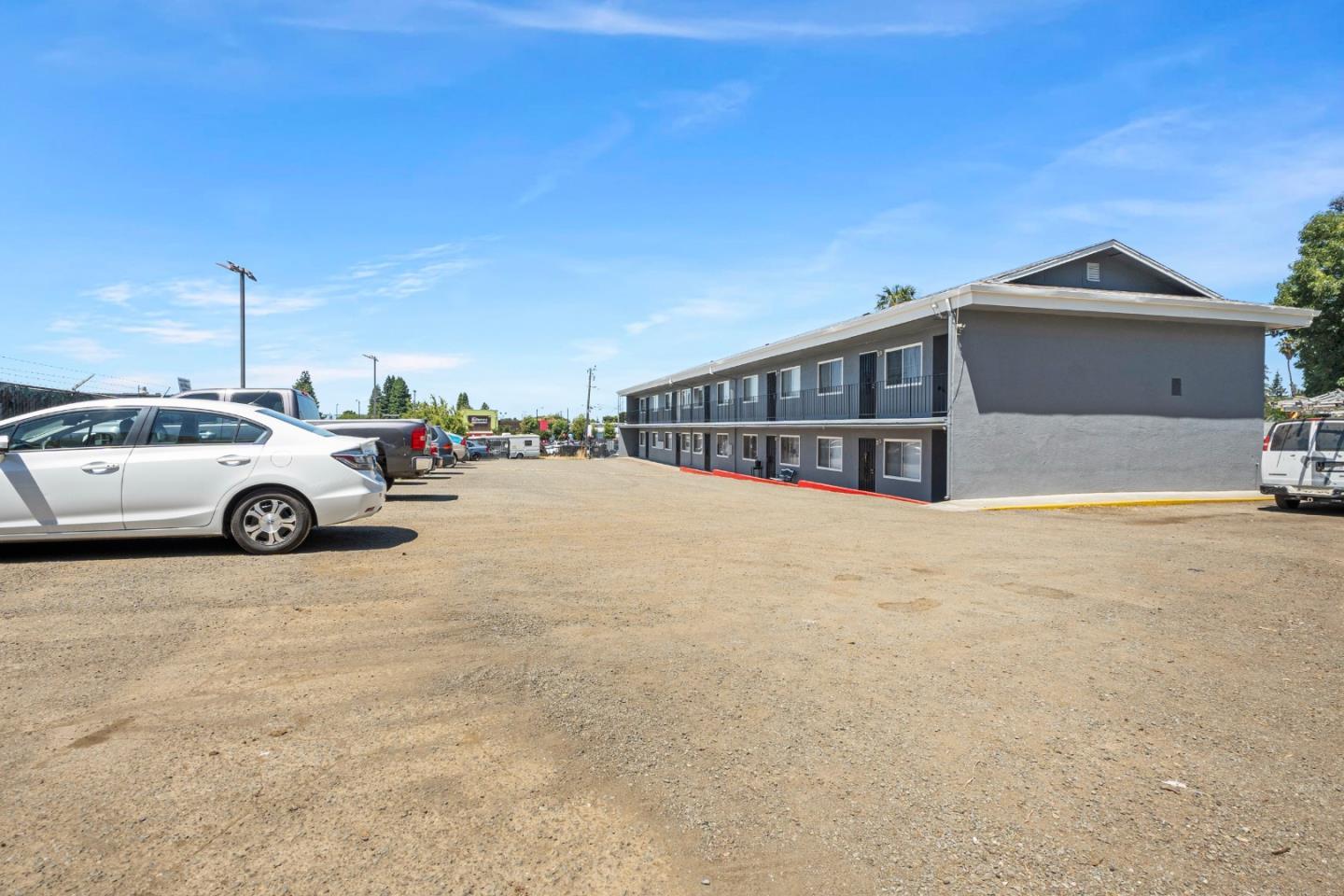 Detail Gallery Image 7 of 32 For 24598 Sybil Ave, Hayward,  CA 94542 - – Beds | – Baths