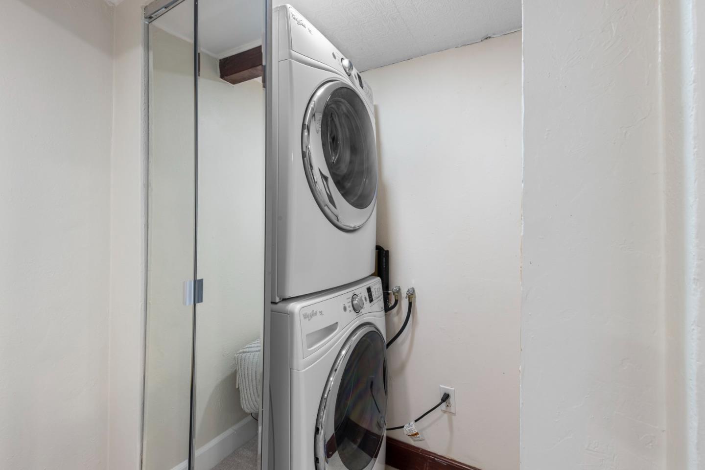 Detail Gallery Image 9 of 47 For 19495 Beardsley Rd, Los Gatos,  CA 95033 - 2 Beds | 2 Baths