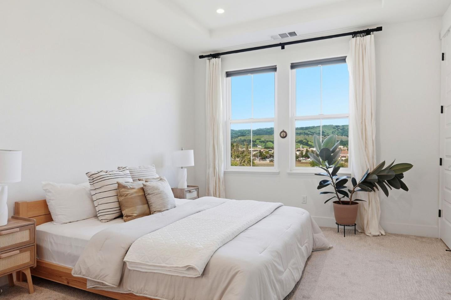 Photo #4: ML82037934 Listing: Photo #4