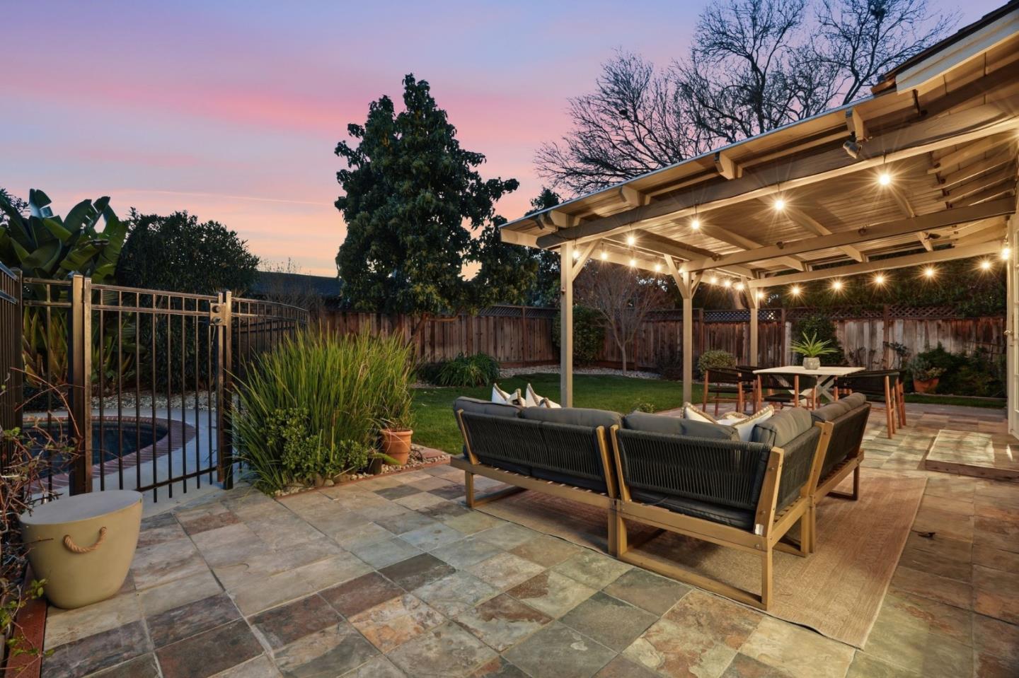 Detail Gallery Image 59 of 75 For 2273 Glenkirk Dr, San Jose,  CA 95124 - 5 Beds | 4 Baths